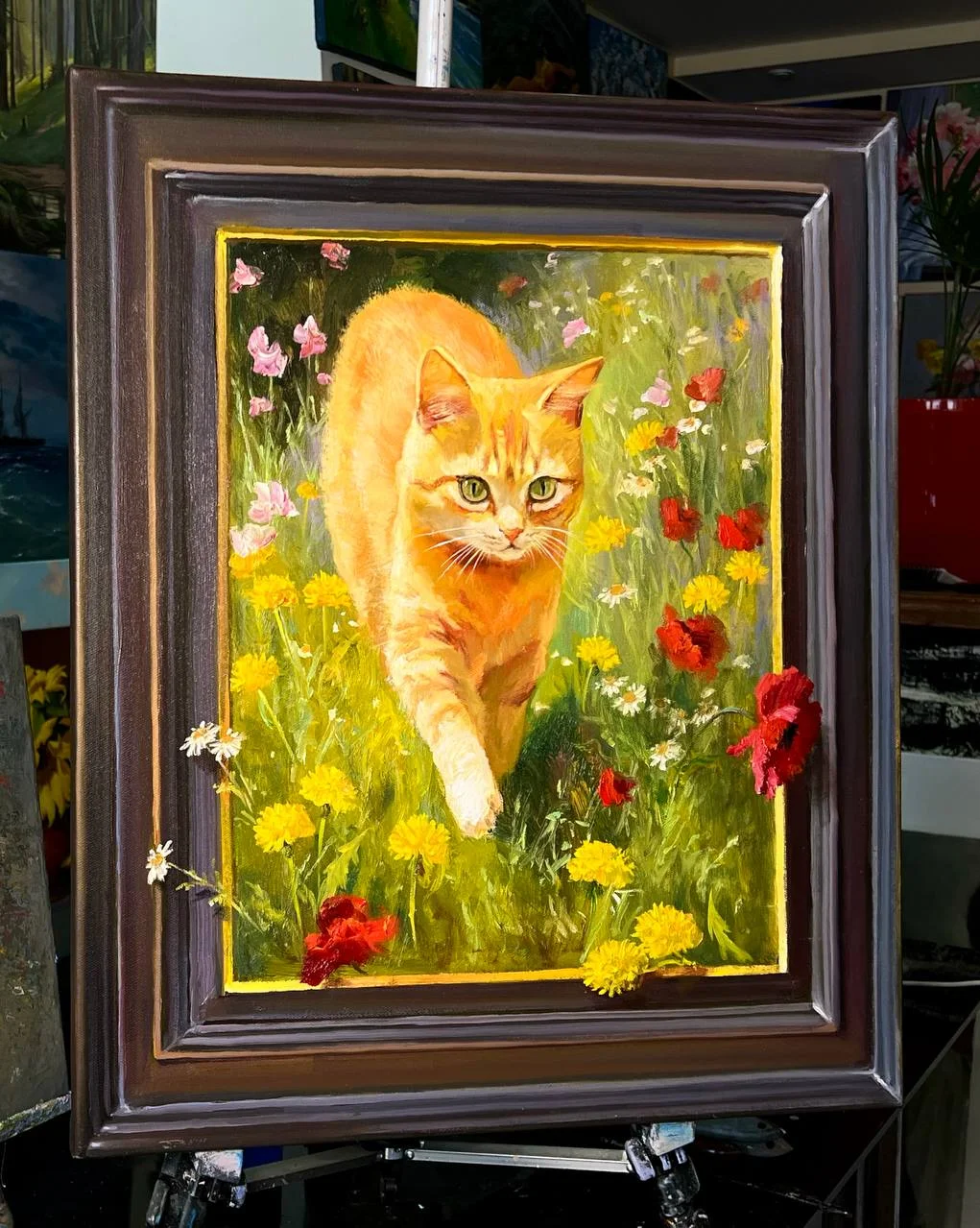 Кошечка в нарисованной раме